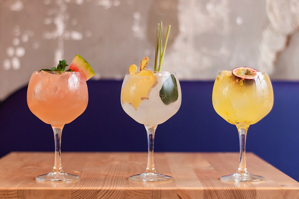 5 Classic Cocktails Everyone Should Know How to Make